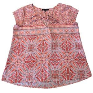Sanctuary Women’s Fun Patterned Blouse with V-neck and Tied Bow Size Medium
